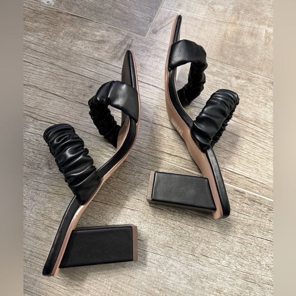 Coconuts by Matisse First Love Sandal - Picture 3 of 3